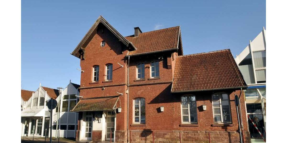 Einfamilienhaus Schmelz - 10 Zimmer, 247 m&sup2;, 185.000&euro; | Angebot:21930220