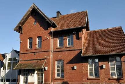 Haus Schmelz - 10 Zimmer, 247 m&sup2;, 185.000&euro; | Angebot:21930220