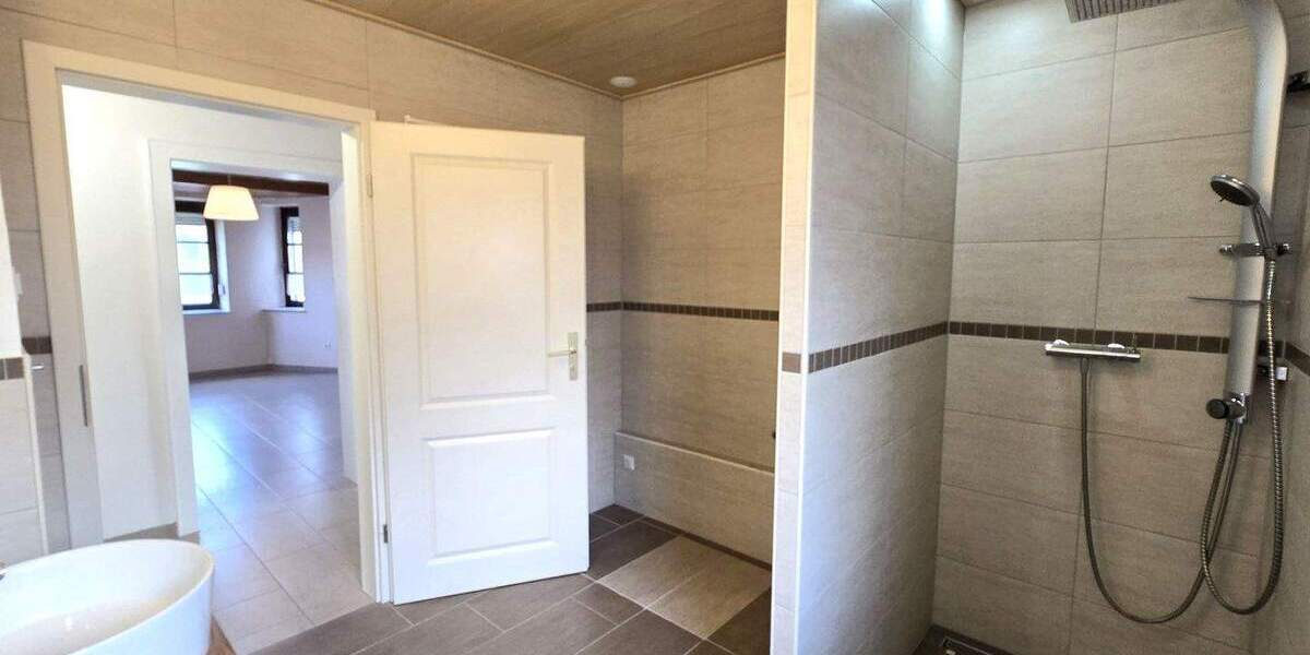 Einfamilienhaus Mandelbachtal Heckendalheim - 8 Zimmer, 180 m&sup2;, 259.000&euro; | Angebot:25677418