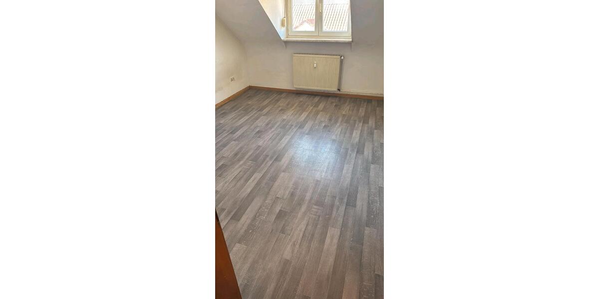 Dachgeschoßwohnung Völklingen - 2 Zimmer, 65 m&sup2;, 550&euro; | Angebot:25262103