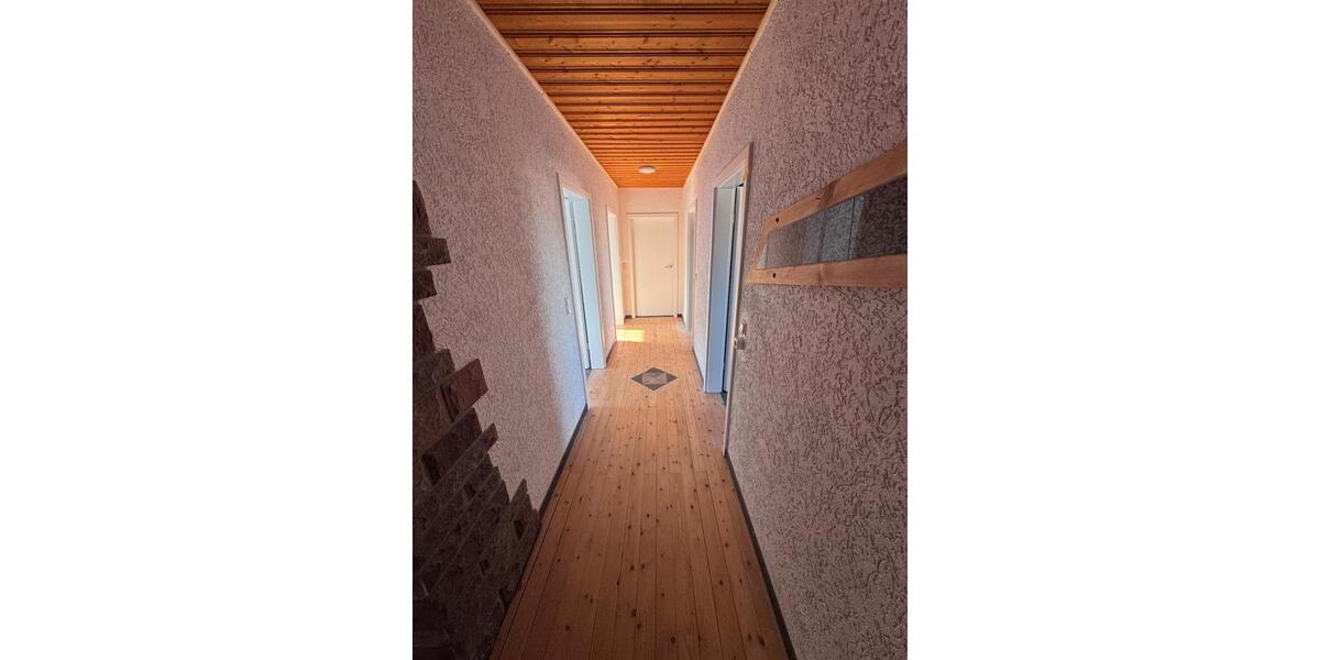 Dachgeschoßwohnung Eppelborn - 4 Zimmer, 120 m&sup2;, 800&euro; | Angebot:25841213