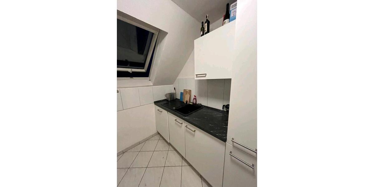 Dachgeschoßwohnung Homburg - 4 Zimmer, 100 m&sup2;, 1.300&euro; | Angebot:25361033