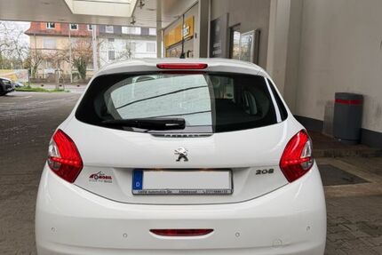 Peugeot 208 62.000 km 4.800 &euro; Saarbrücken 66113