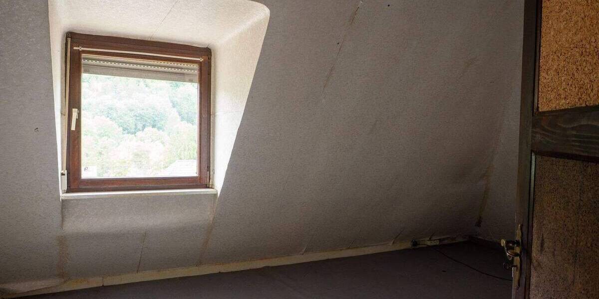 Mehrfamilienhaus, Wohnhaus Saarbrücken Scheidt - 9 Zimmer, 189 m&sup2;, 259.000&euro; | Angebot:26875325