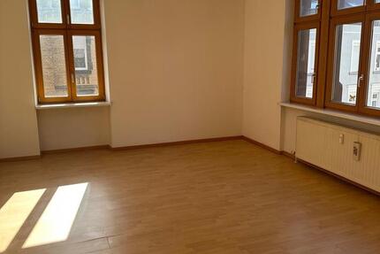 Wohnung Saarbrücken - 2 Zimmer, 65 m&sup2;, 600&euro; | Angebot:26023314