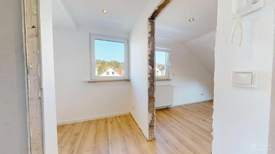 Dachgeschoßwohnung Sankt Ingbert - 3 Zimmer, 78 m&sup2;, 880&euro; | Angebot:25792280