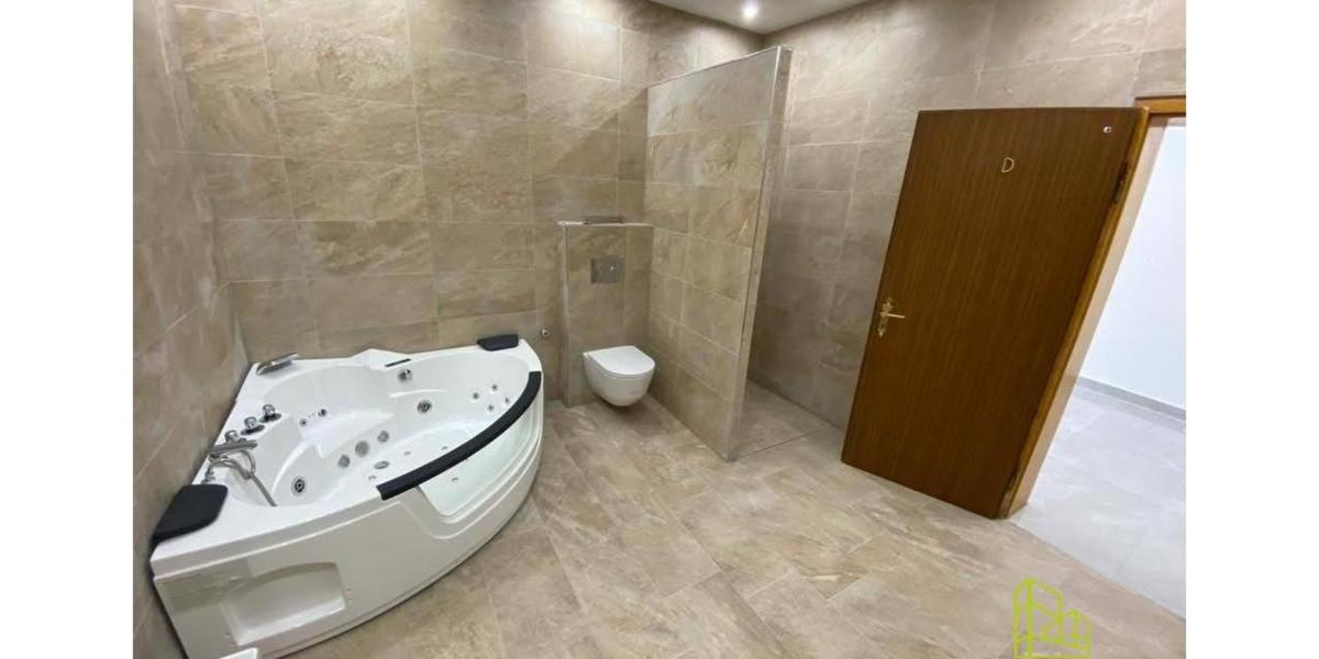 Erdgeschoßwohnung Schmelz - 3 Zimmer, 128 m&sup2;, 800&euro; | Angebot:25634270