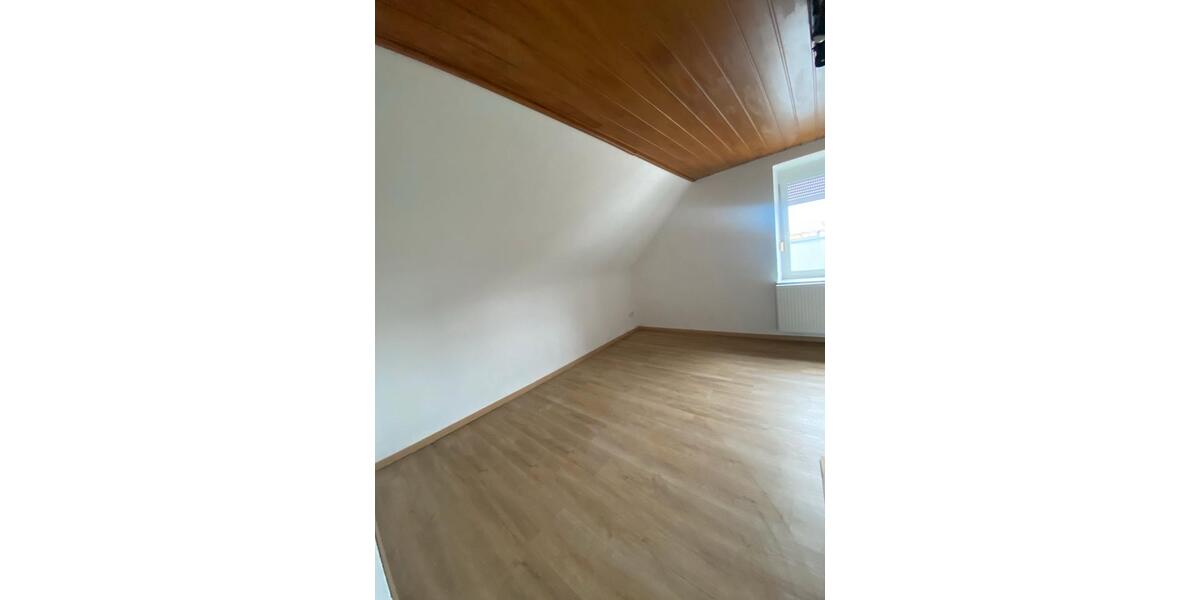 Reihenhaus Zweibrücken - 3 Zimmer, 115 m&sup2;, 1.300&euro; | Angebot:24791425