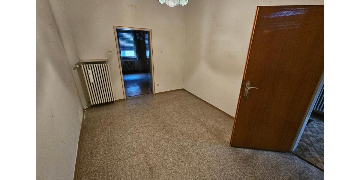 Einfamilienhaus Zweibrücken - 6 Zimmer, 125 m&sup2;, 170.000&euro; | Angebot:26700224