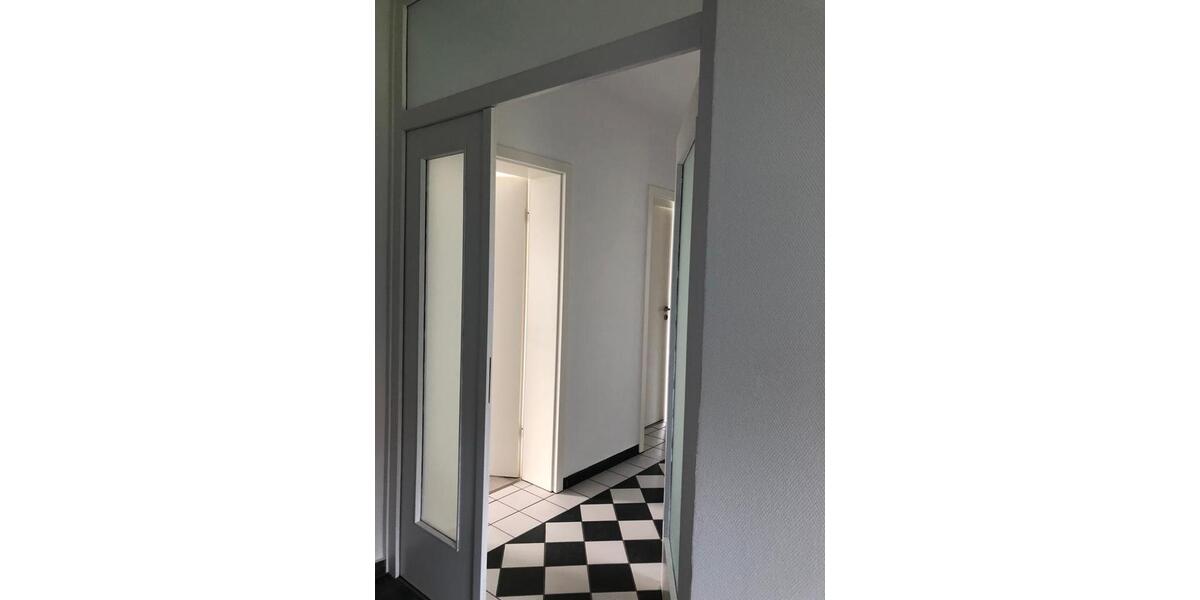 Erdgeschoßwohnung Überherrn - 5 Zimmer, 120 m&sup2;, 1.000&euro; | Angebot:25790938