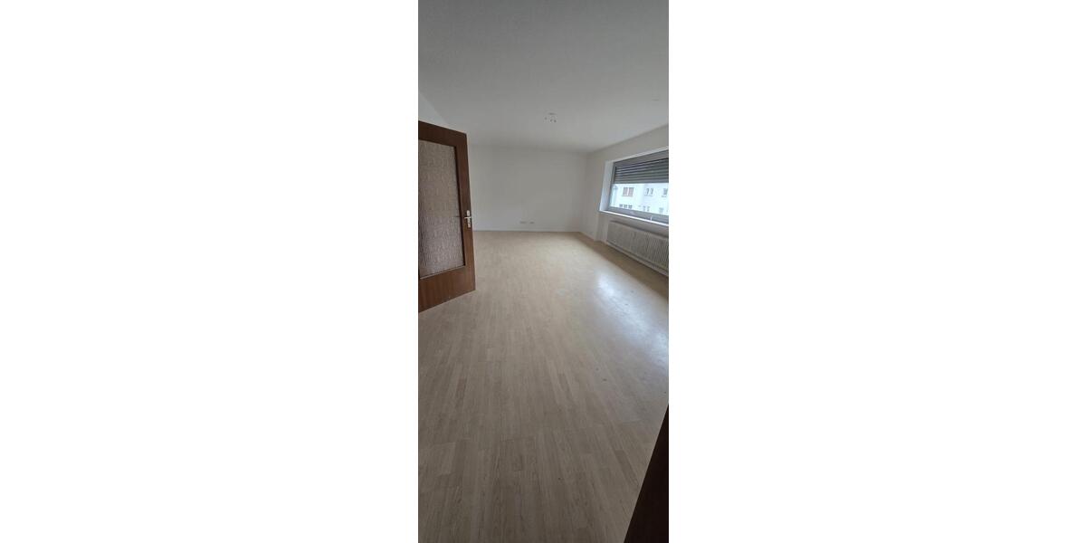Erdgeschoßwohnung Saarbrücken West - 4 Zimmer, 125 m&sup2;, 1.450&euro; | Angebot:25655779