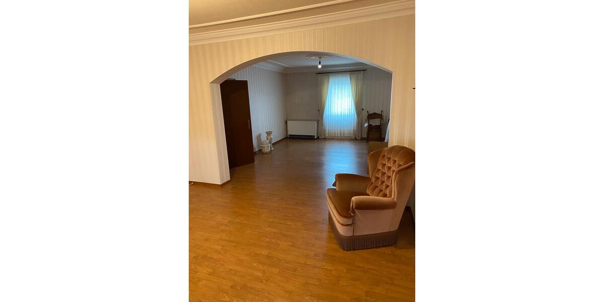 Etagenwohnung Heusweiler - 4 Zimmer, 160 m&sup2;, 1.200&euro; | Angebot:26049460
