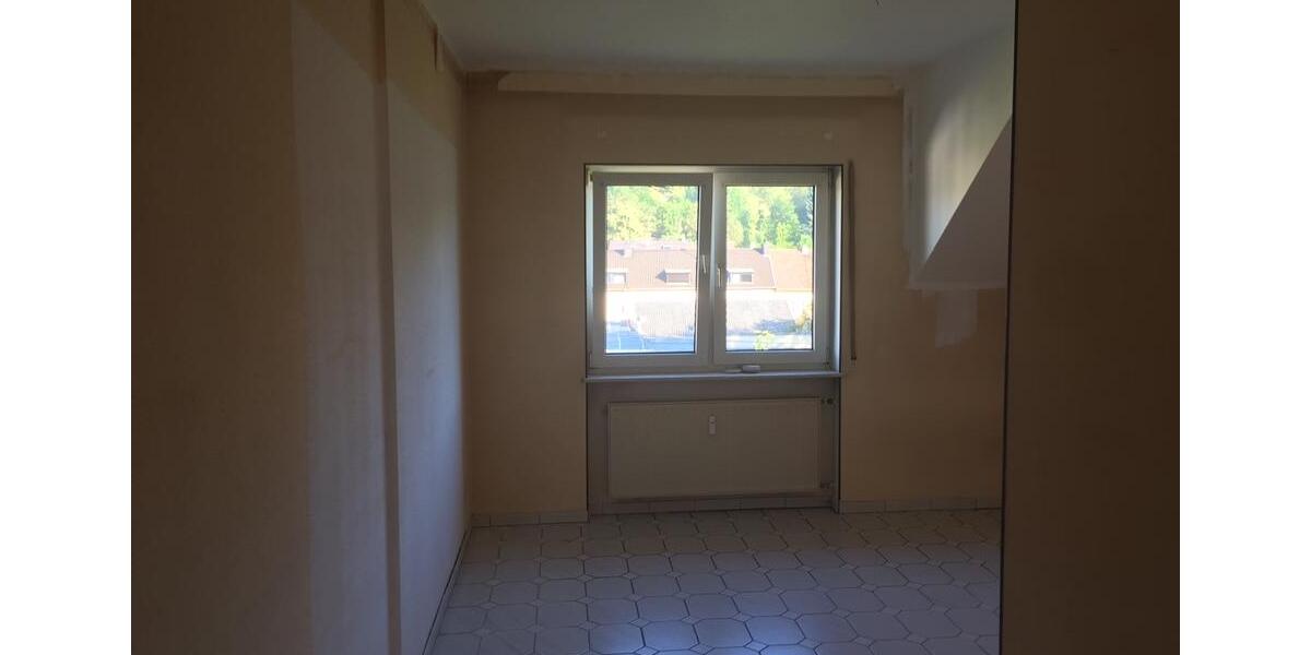 Dachgeschoßwohnung Völklingen - 3 Zimmer, 72 m&sup2;, 500&euro; | Angebot:24704339