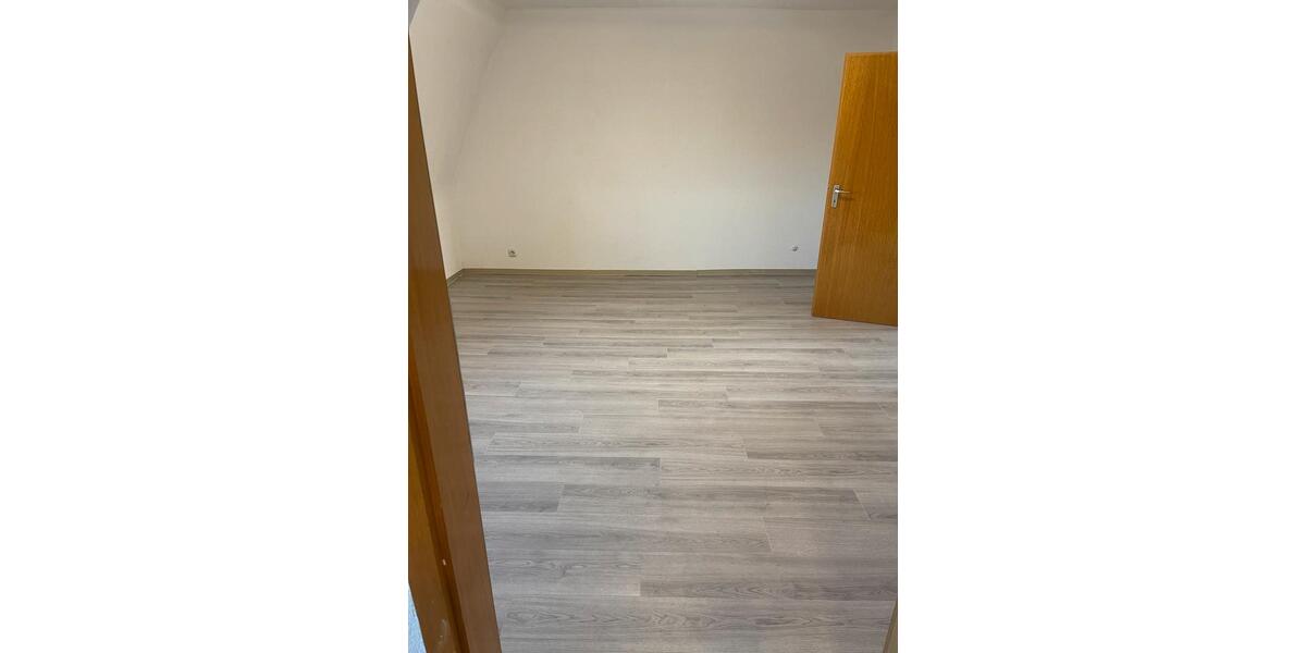 Etagenwohnung Riegelsberg - 3 Zimmer, 92 m&sup2;, 650&euro; | Angebot:25859975