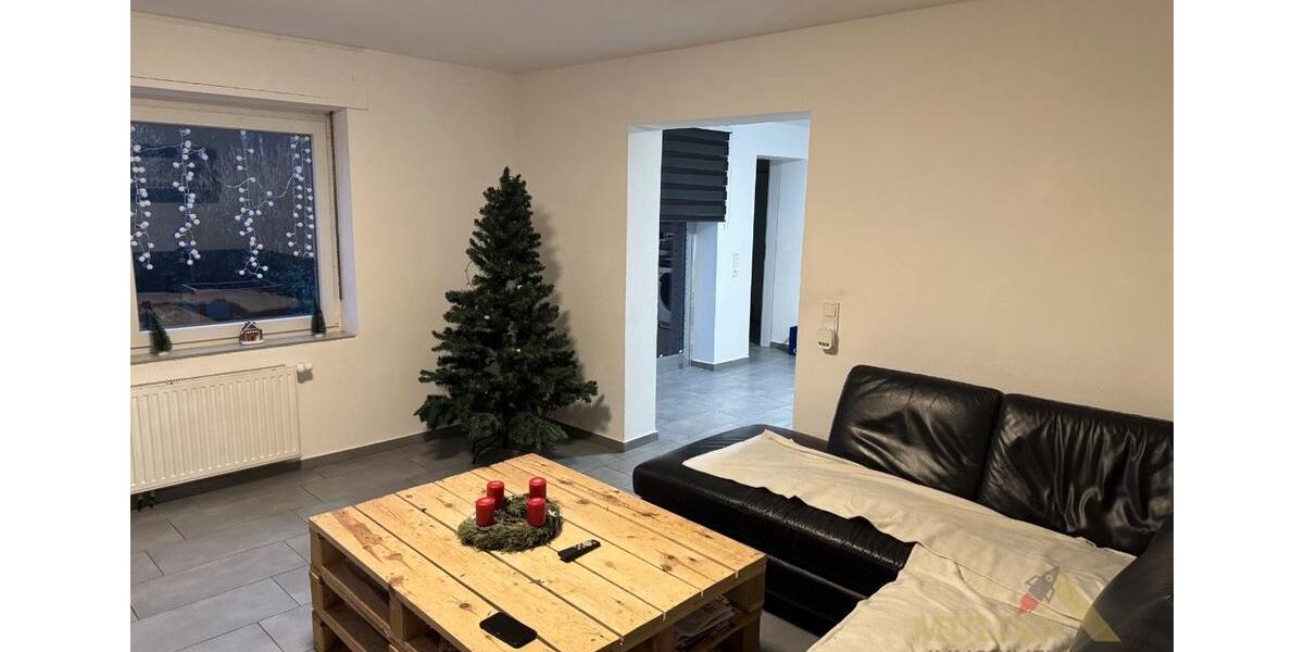 Etagenwohnung Schwalbach - 5 Zimmer, 130 m&sup2;, 1.000&euro; | Angebot:25235607