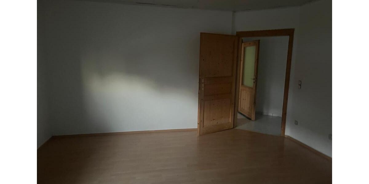 Etagenwohnung Völklingen - 3 Zimmer, 85 m&sup2;, 950&euro; | Angebot:24842830