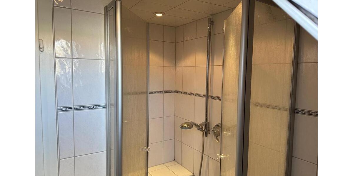 Dachgeschoßwohnung Saarbrücken Ensheim - 2 Zimmer, 130 m&sup2;, 1.000&euro; | Angebot:26162666