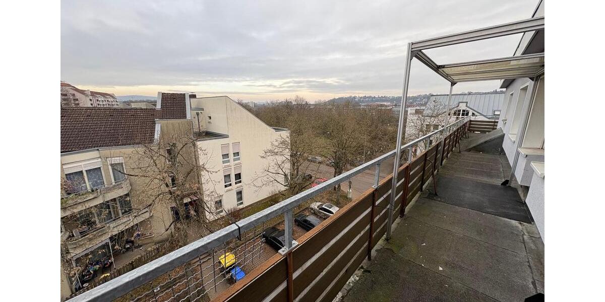 Dachgeschoßwohnung Saarbrücken West - 4 Zimmer, 116 m&sup2;, 1.100&euro; | Angebot:25064793