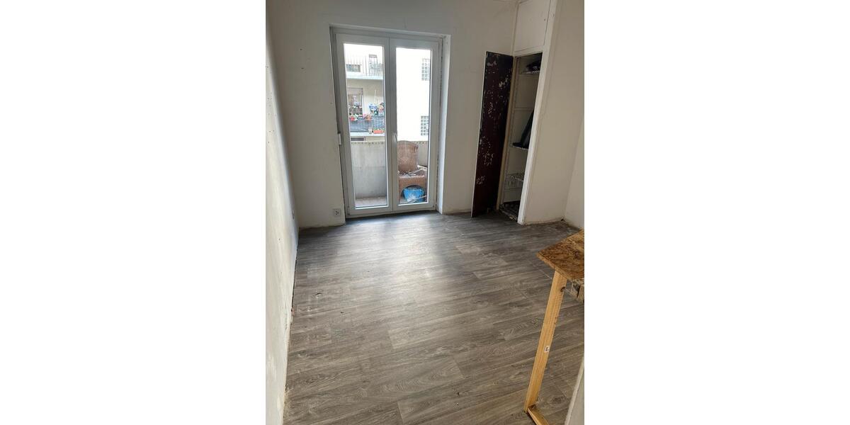 Etagenwohnung Saarbrücken Malstatt - 1 Zimmer, 27 m&sup2;, 400&euro; | Angebot:26698498