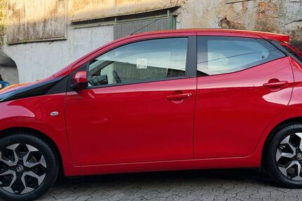 Toyota Aygo (X) 52.000 km 10.500 &euro; Saarbrücken 66117