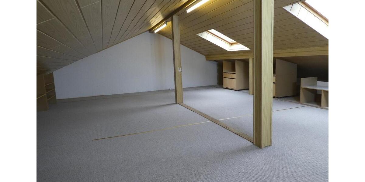 Reihenhaus Saarbrücken Brebach-Fechingen - 6 Zimmer, 195 m&sup2;, 349.000&euro; | Angebot:27166522