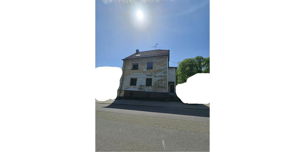 Einfamilienhaus Quierschied - 9 Zimmer, 230 m&sup2;, 135.000&euro; | Angebot:25720381