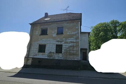 Haus Quierschied - 9 Zimmer, 230 m&sup2;, 135.000&euro; | Angebot:25720381