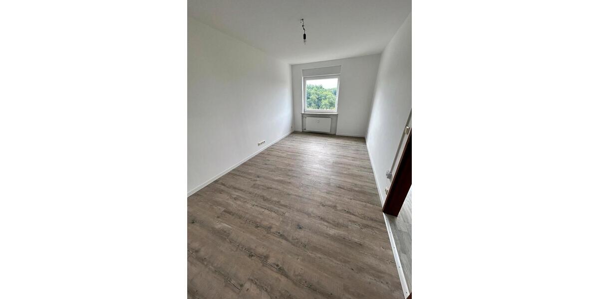 Dachgeschoßwohnung Quierschied - 2 Zimmer, 54 m&sup2;, 530&euro; | Angebot:25883547