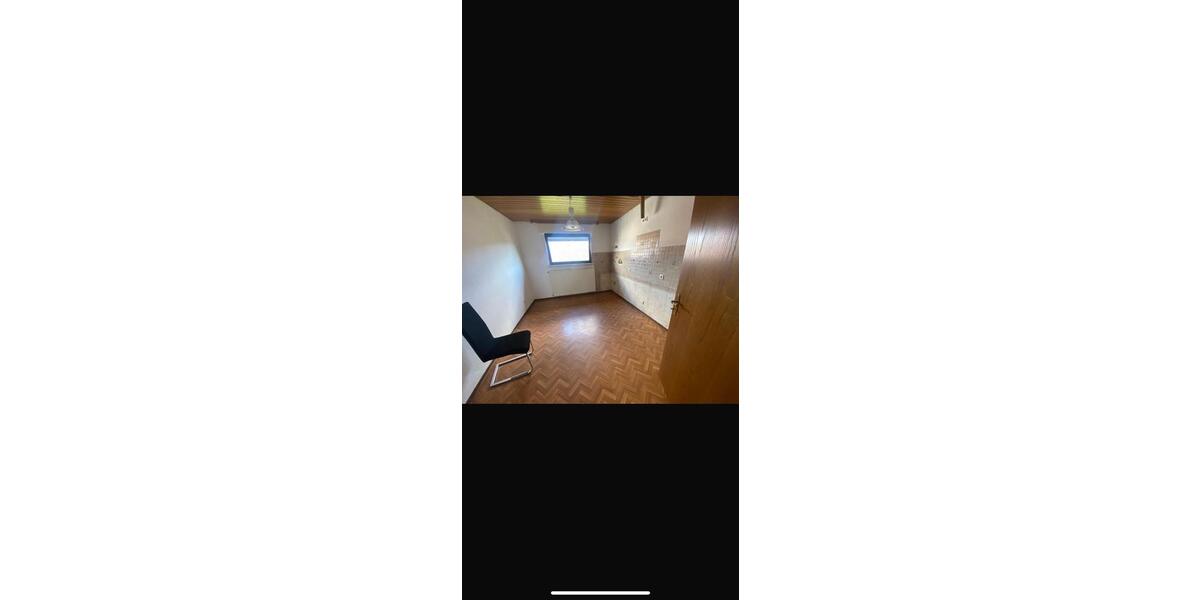 Etagenwohnung Saarwellingen - 4 Zimmer, 120 m&sup2;, 850&euro; | Angebot:25370248