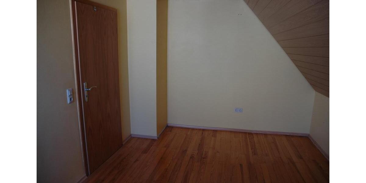 Dachgeschoßwohnung Merchweiler - 2 Zimmer, 37 m&sup2;, 310&euro; | Angebot:25149526