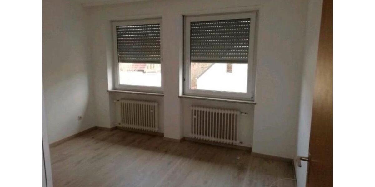 Etagenwohnung Schiffweiler - 5 Zimmer, 85 m&sup2;, 700&euro; | Angebot:25379468