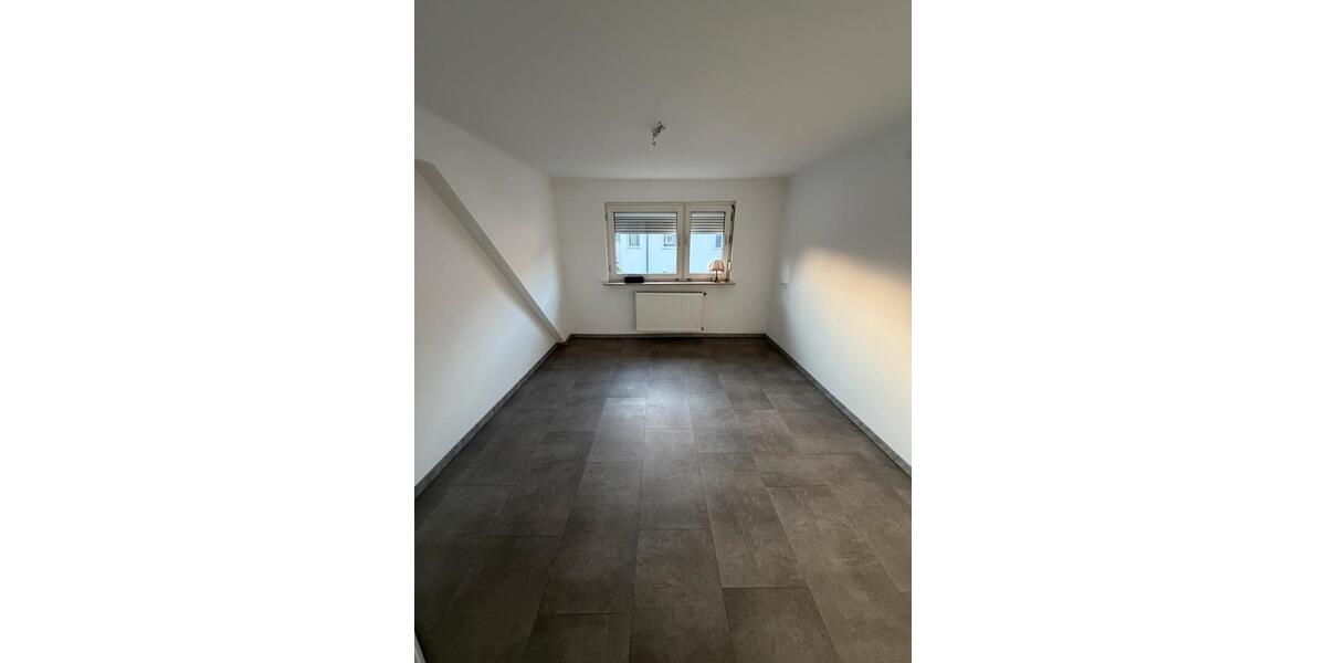 Dachgeschoßwohnung Bexbach - 4 Zimmer, 120 m&sup2;, 800&euro; | Angebot:25408160