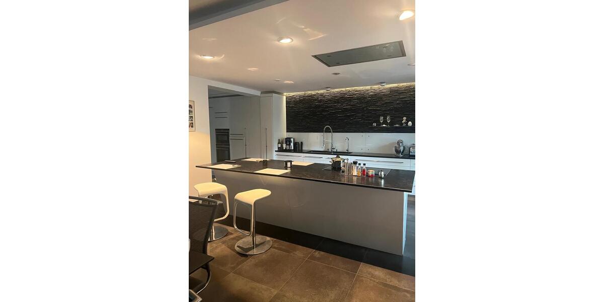 Doppelhaushälfte Saarbrücken West - 8 Zimmer, 276 m&sup2;, 620.000&euro; | Angebot:25255040