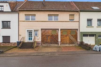 Haus Dillingen / Diefflen Diefflen - 3 Zimmer, 132 m&sup2;, 145.000&euro; | Angebot:26092908