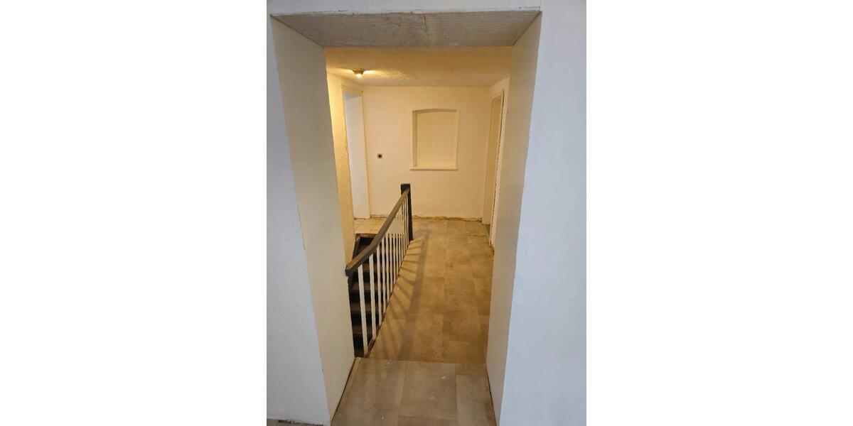 Einfamilienhaus Lebach - 7 Zimmer, 218 m&sup2;, 220.000&euro; | Angebot:25794314