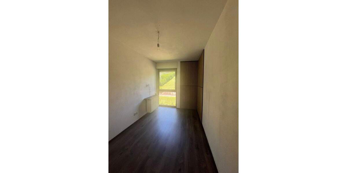 Etagenwohnung Saarbrücken Dudweiler - 3 Zimmer, 90 m&sup2;, 152.000&euro; | Angebot:25730777