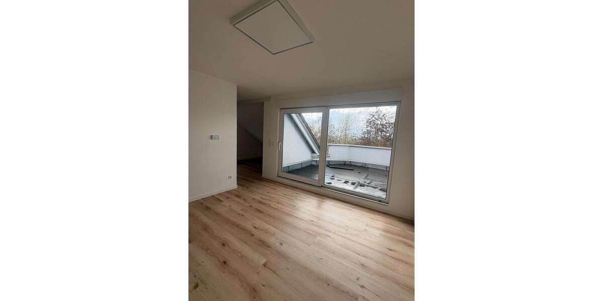 Dachgeschoßwohnung Saarlouis - 3 Zimmer, 80 m&sup2;, 770&euro; | Angebot:25945411