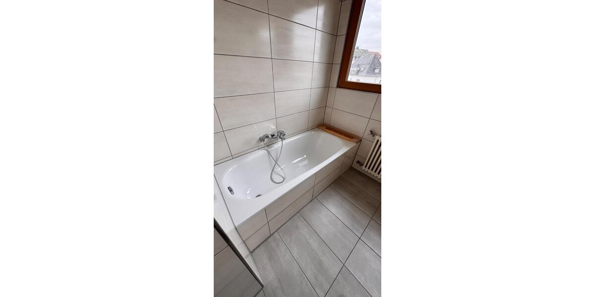 Dachgeschoßwohnung Schwalbach - 3.5 Zimmer, 82 m&sup2;, 740&euro; | Angebot:26367358