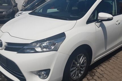 Toyota Verso 196.000 km 8.490 &euro; Saarlouis 66740