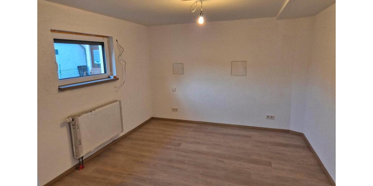 Etagenwohnung Schmelz - 3 Zimmer, 90 m&sup2;, 650&euro; | Angebot:24818135