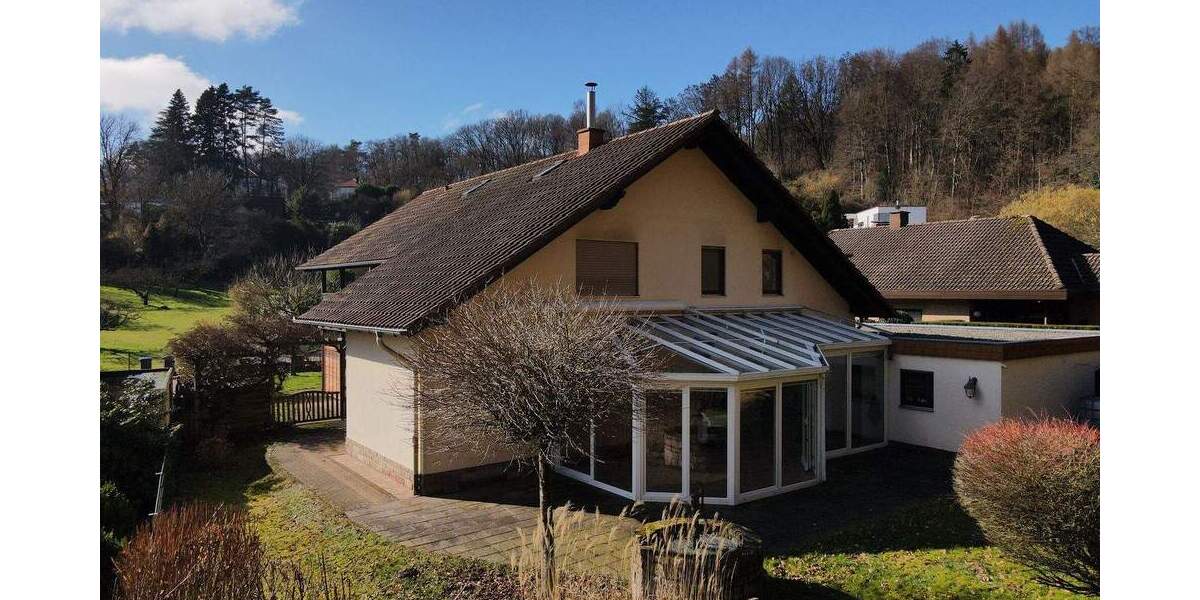 Einfamilienhaus St. Ingbert Oberwürzbach - 7 Zimmer, 200 m&sup2;, 695.000&euro; | Angebot:25675562
