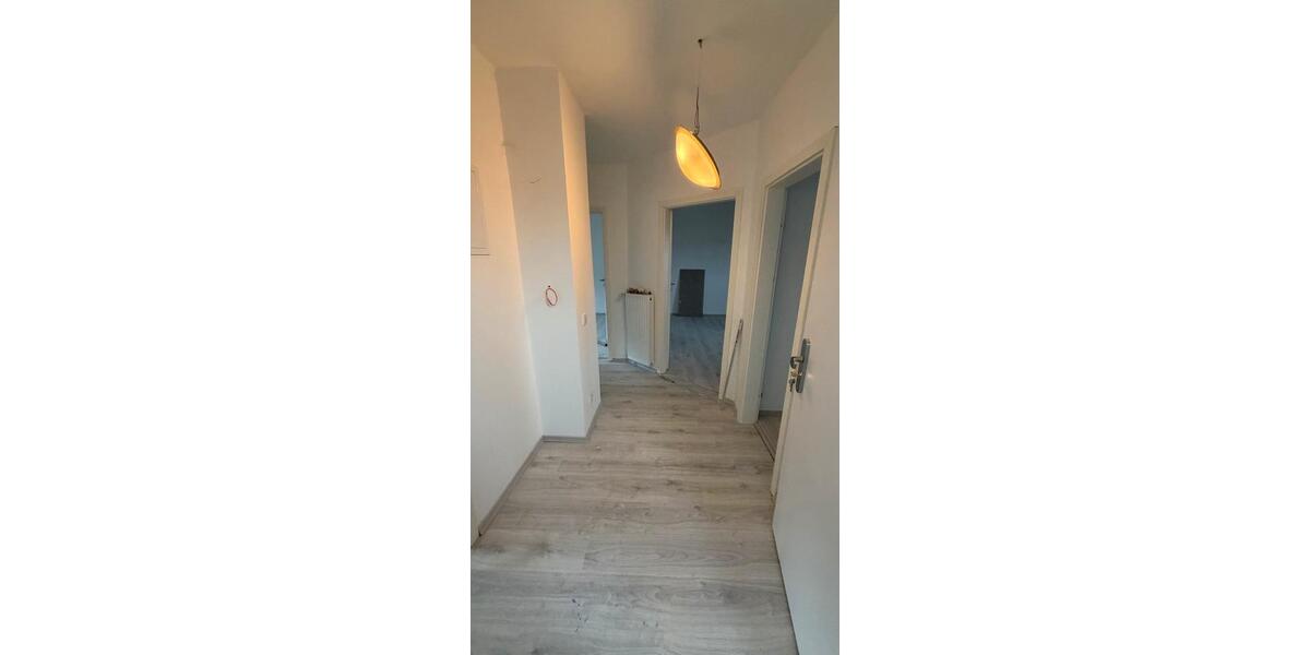 Dachgeschoßwohnung Wallerfangen - 3 Zimmer, 62 m&sup2;, 700&euro; | Angebot:25648969