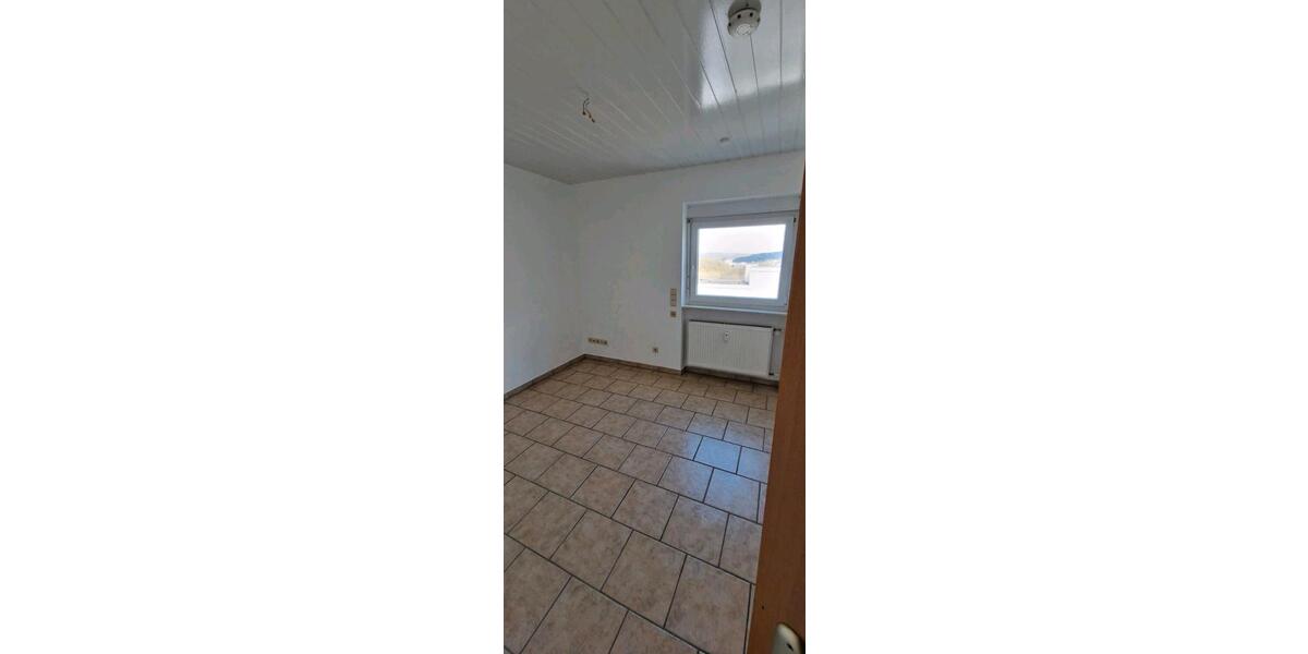Etagenwohnung Saarbrücken Dudweiler - 3 Zimmer, 80 m&sup2;, 125.000&euro; | Angebot:25932303