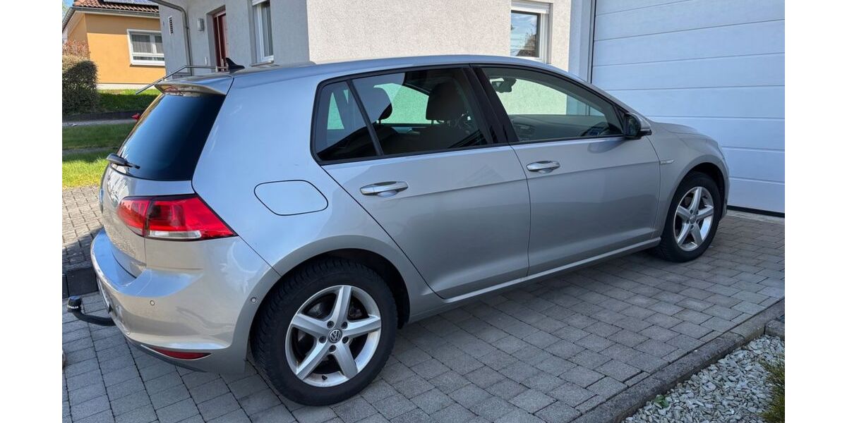 VW Golf 183.000 km 8.700 &euro; Heusweiler 66265