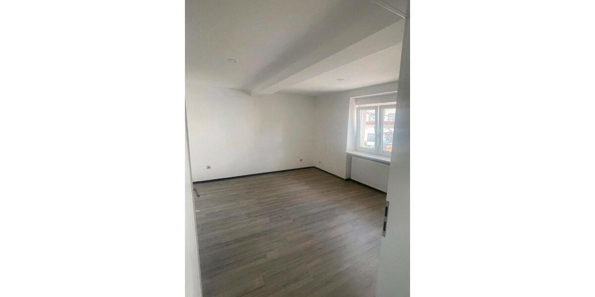 Mehrfamilienhaus, Wohnhaus Saarwellingen - 10 Zimmer, 300 m&sup2;, 350.000&euro; | Angebot:25588634