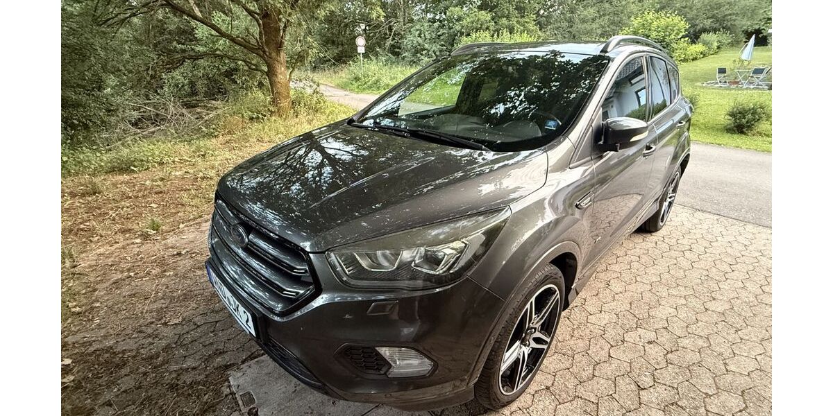 Ford Kuga 133.000 km 14.800 &euro; Tholey 66636