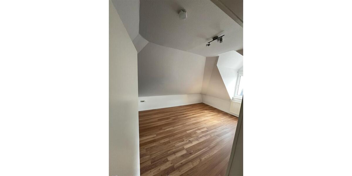 Dachgeschoßwohnung Sankt Ingbert - 3 Zimmer, 76 m&sup2;, 690&euro; | Angebot:25752349