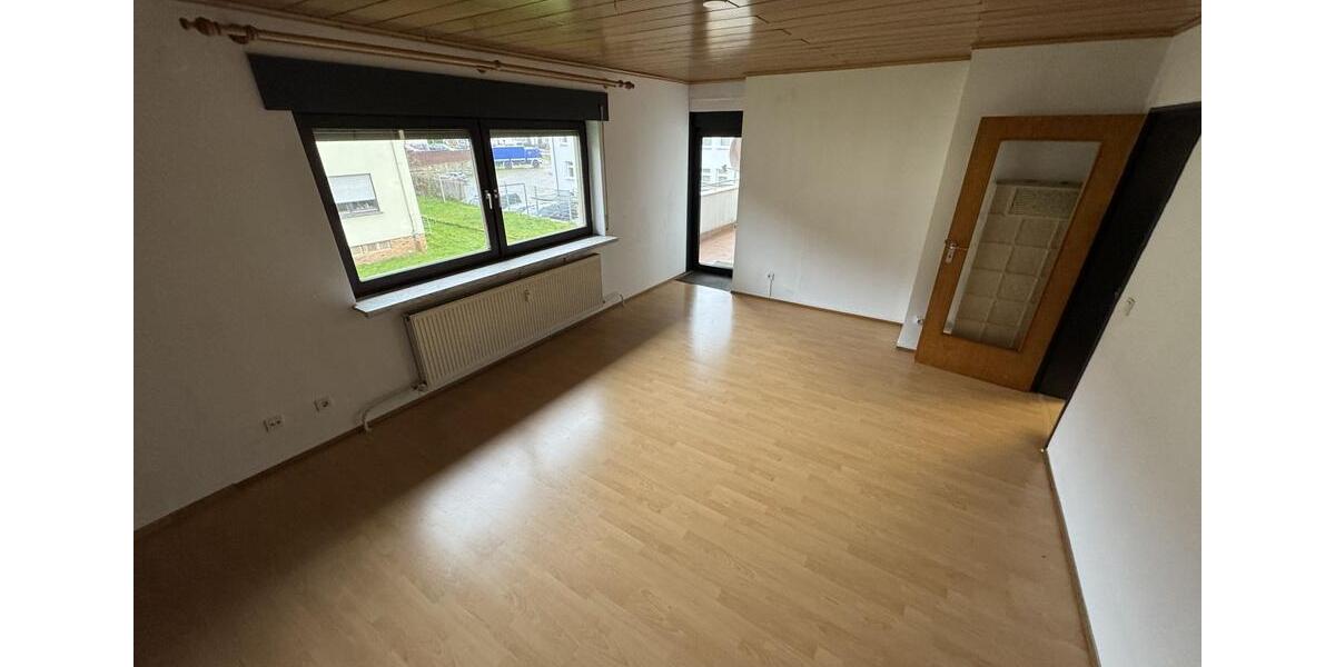 Etagenwohnung Saarbrücken Neue Bremm - 3 Zimmer, 72 m&sup2;, 725&euro; | Angebot:23408610