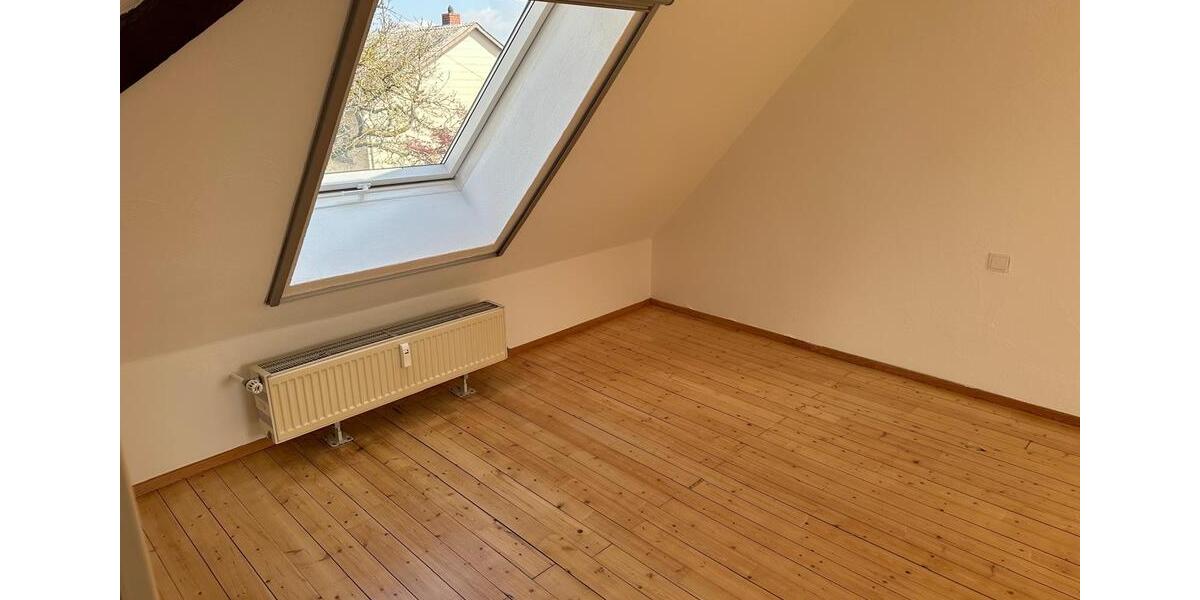 Dachgeschoßwohnung Saarbrücken Ensheim - 2 Zimmer, 130 m&sup2;, 1.000&euro; | Angebot:26162666