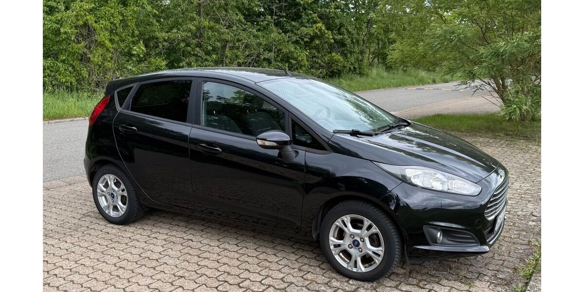 Ford Fiesta 76.261 km 5.700 &euro; Saarlouis 66740